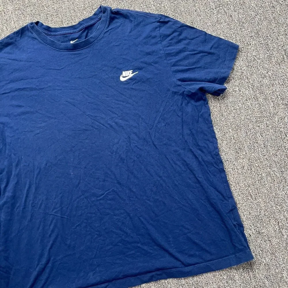 Nike Shirt Men 2XL Blue Short Sleeve Cotton Embroidered Logo Swoosh The Nike Tee - Picture 3 of 15